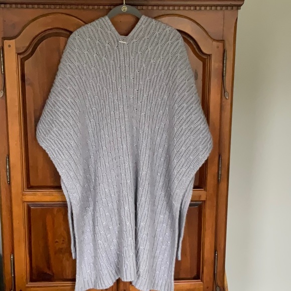 Michael Kors Gray Cable Knit Poncho - Picture 5 of 6